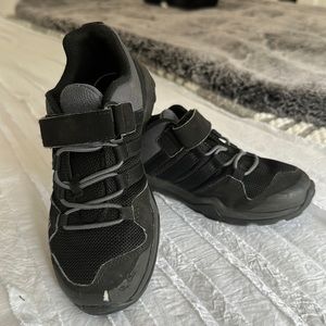 Adidas Terrell low sneakers